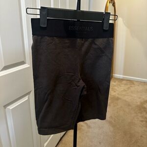 ESSENTIALS TWO PIECE SET